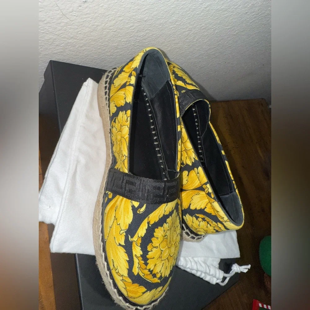 Versace‎ Barocco Medusa Espadrilles Gold Black Designer Euro Vacation 38.5